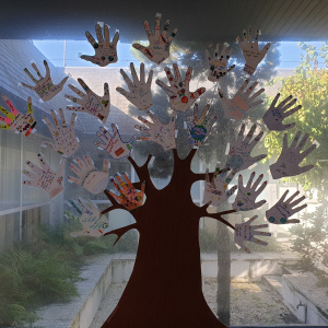 6A_united_hand_tree